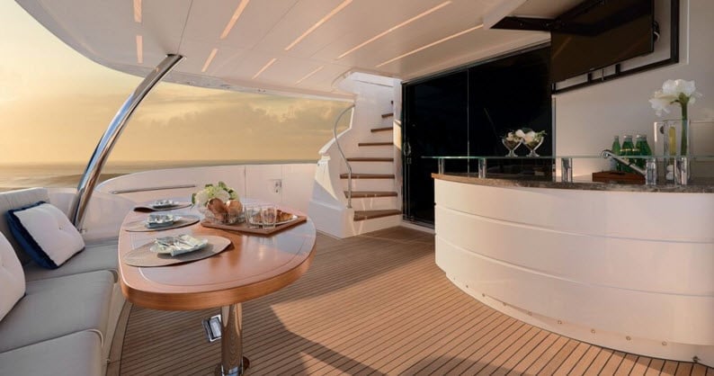 Horizon E88 Aft Deck