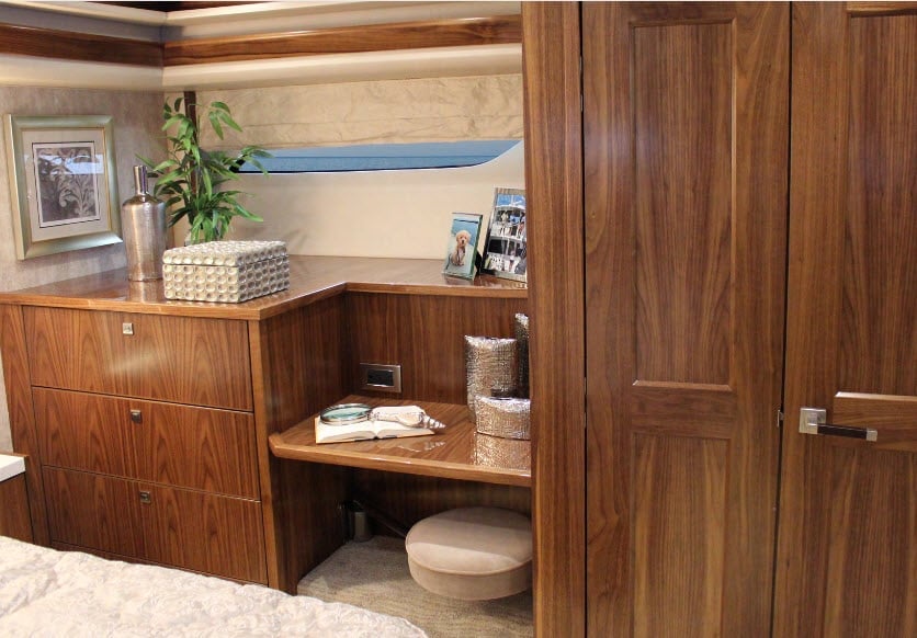 Viking Yachts 80 Convertible