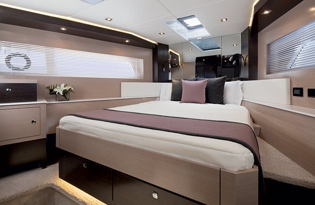 60 Flybridge VIP stateroom