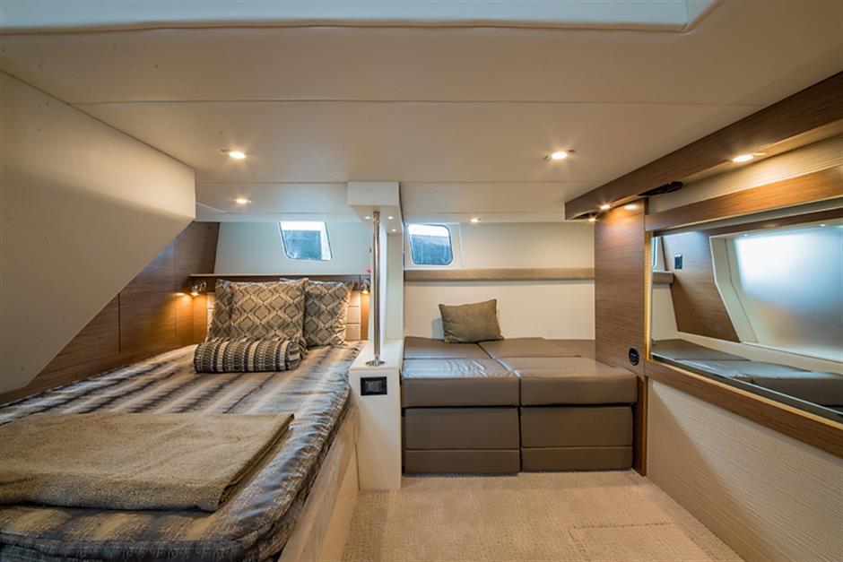 Cruisers Yachts 45 Cantius