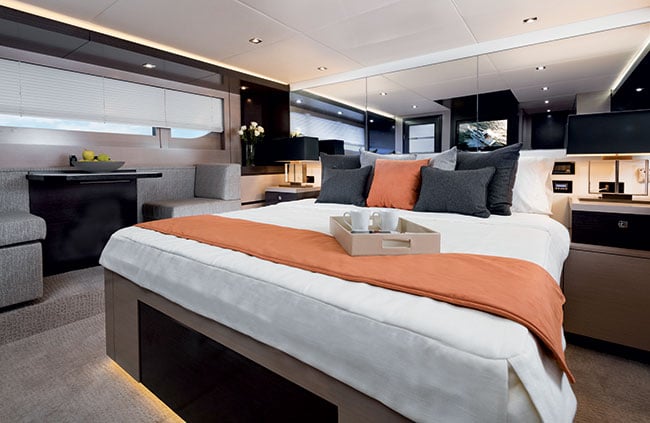 Cruisers Yachts 60 Fly