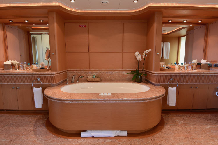 Luxury Yacht Charter