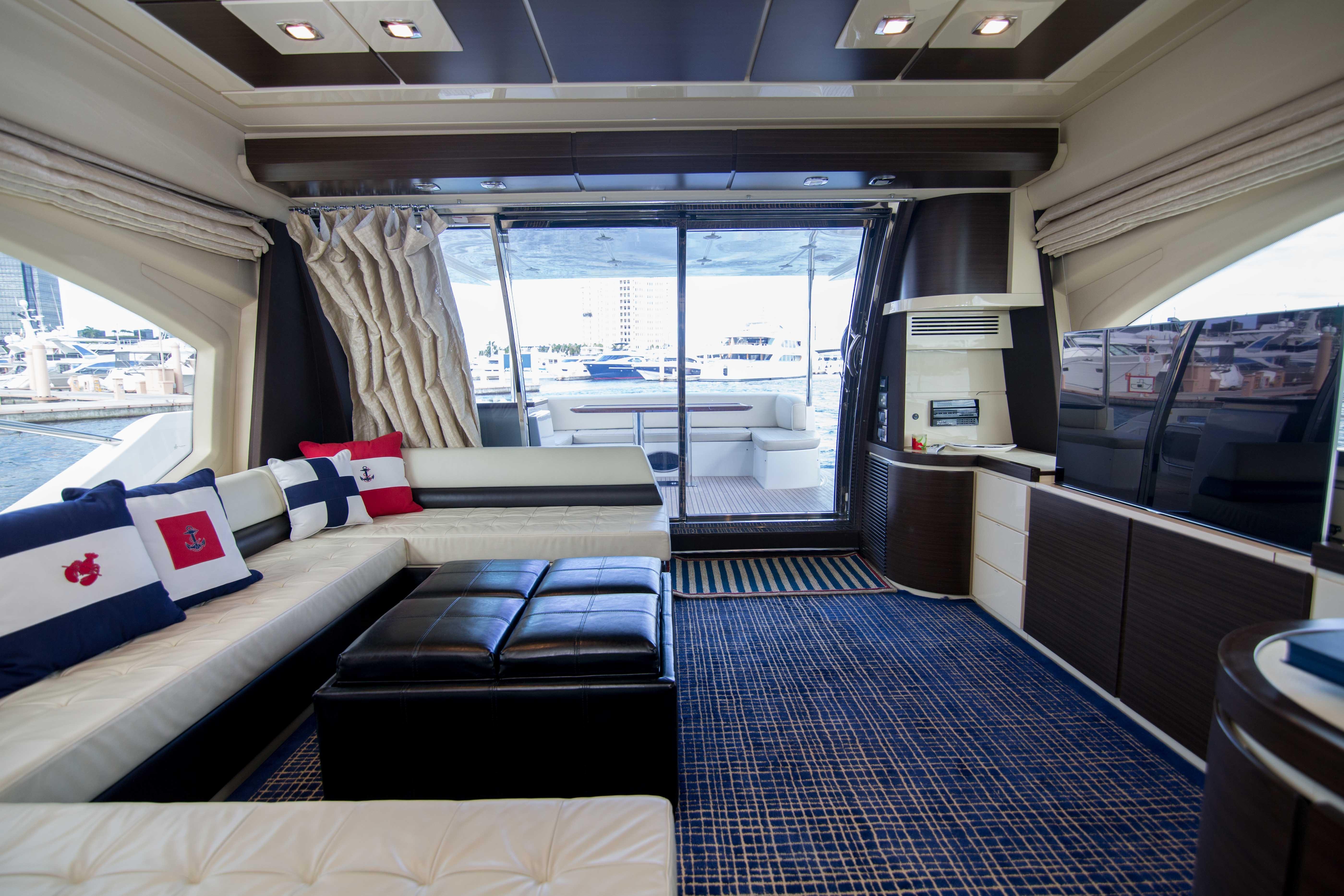 Image 2710: 2014 Azimut 70 Flybridge Motor Yacht Wine Knot 2