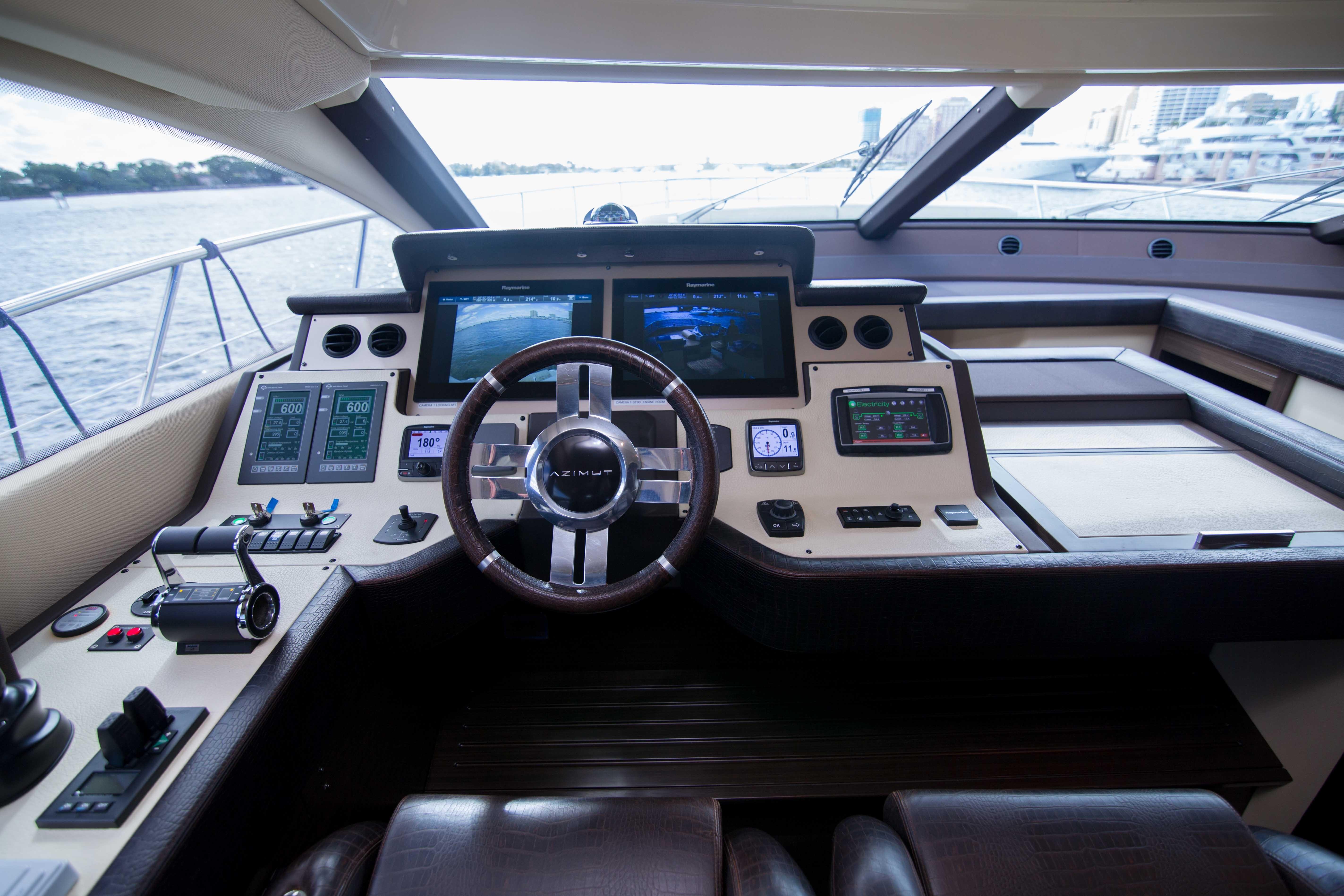 Image 2713: 2014 Azimut 70 Flybridge Motor Yacht Wine Knot 5