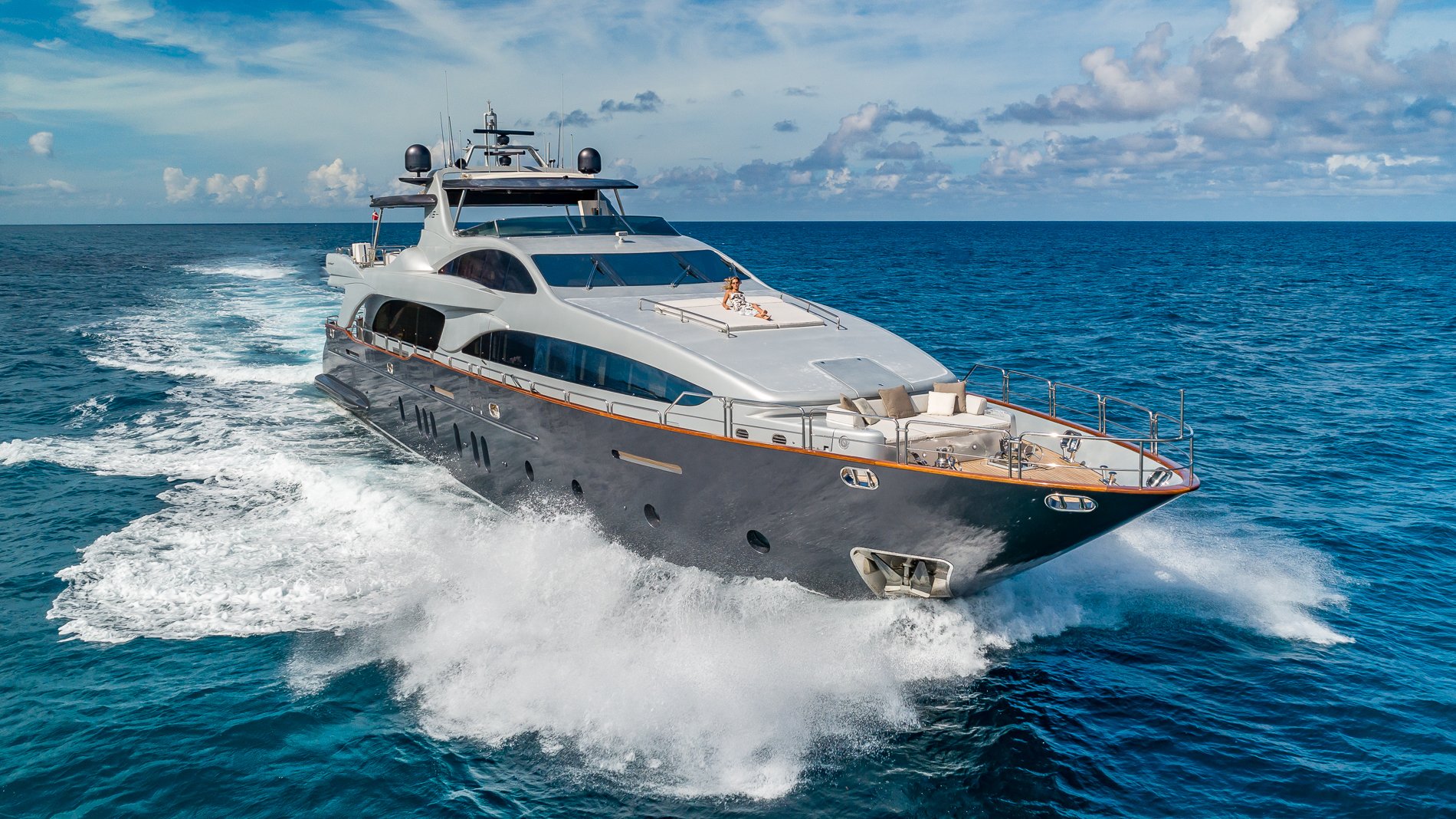116-Azimut-Tail-LIghts-Featured
