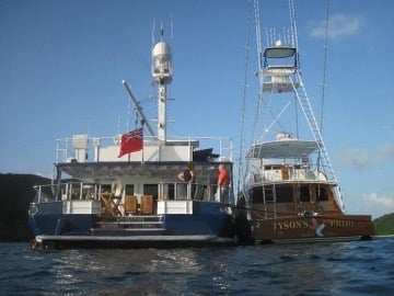 Tyson's Pride Fleet Motor yacht and sportfish in water