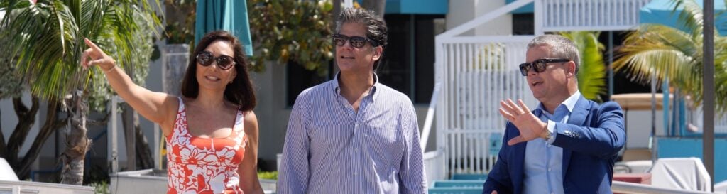 HMY Yacht Broker talking with clients