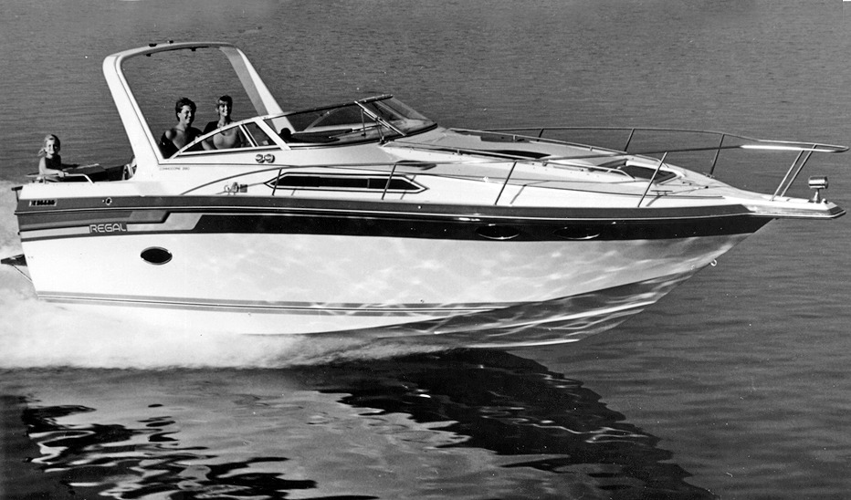 Regal Yachts 277XL-280 Commodore