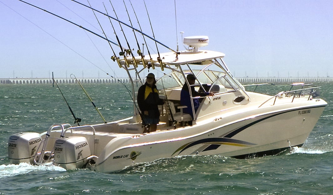 World Cat 270 Express Cabin