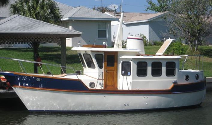 Legacy 32 Trawler