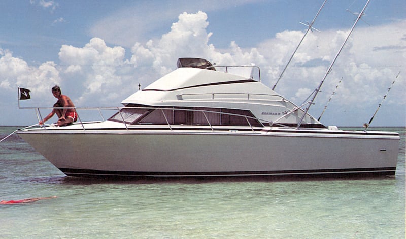 Bertram Yachts 30 Flybridge Cruiser