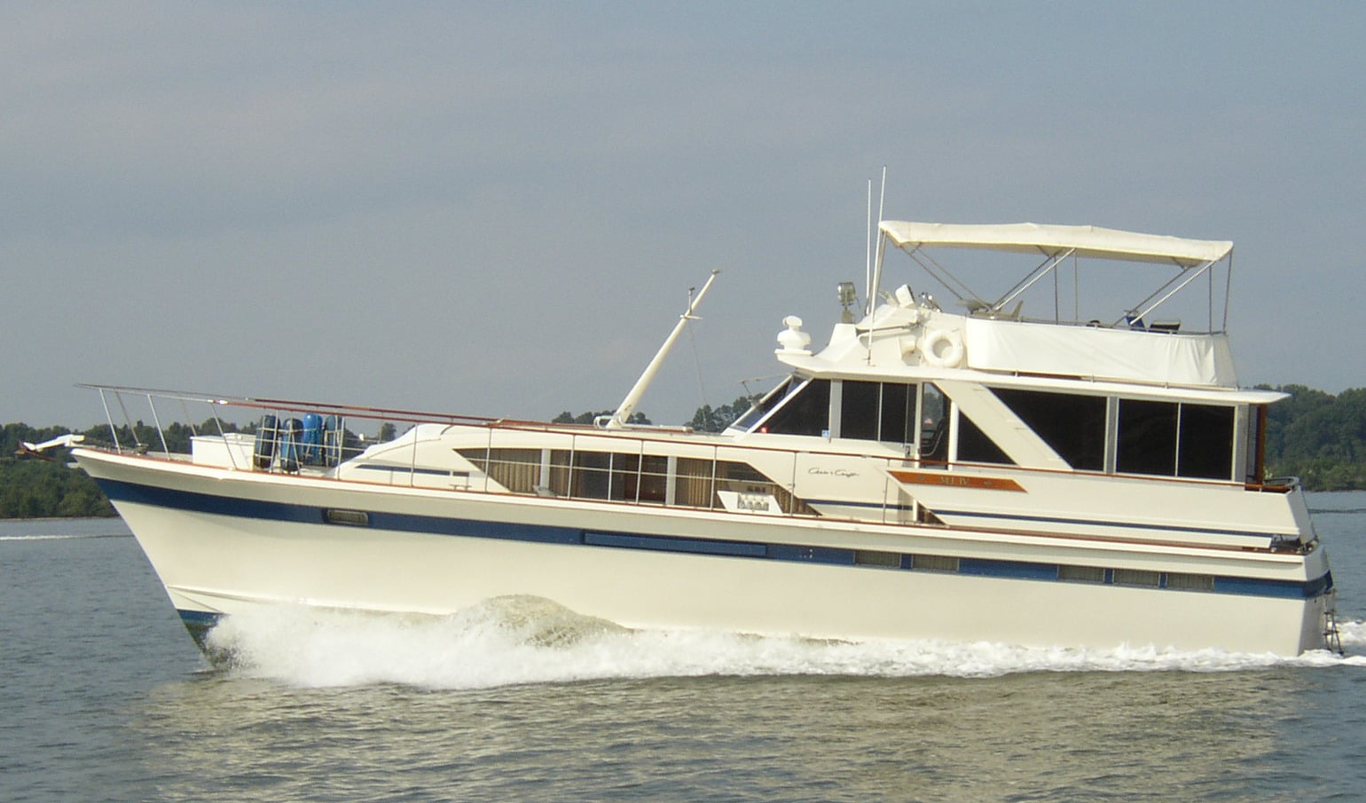 Chris Craft Yachts 55 Commander Flush Deck
