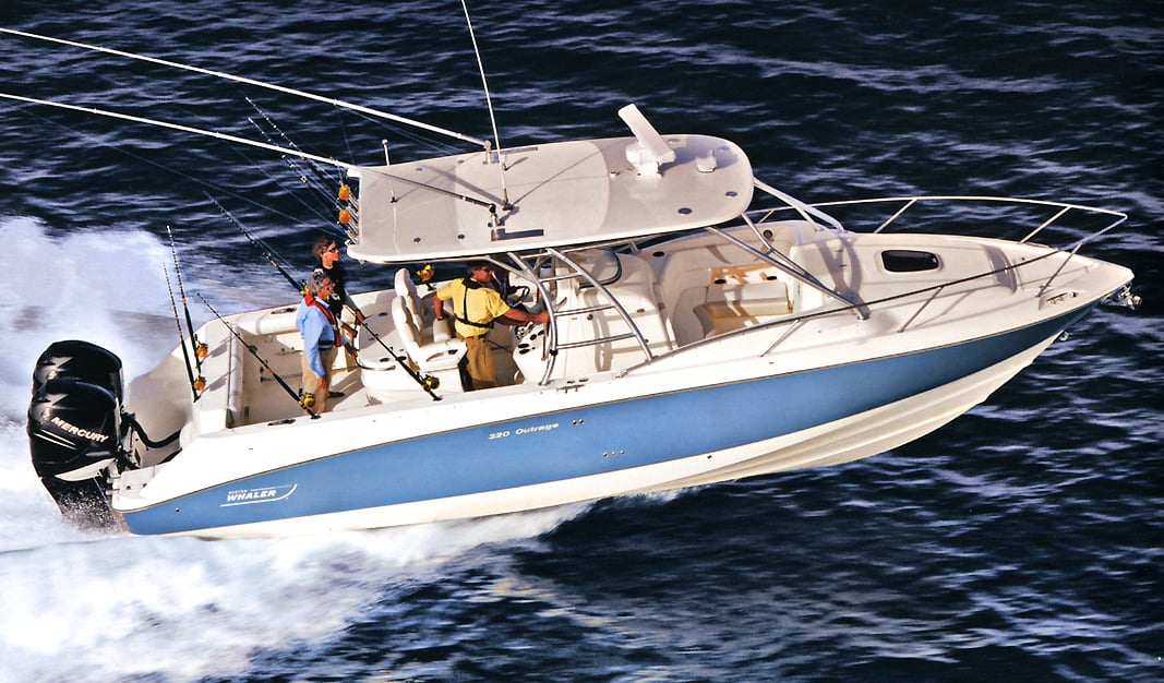 Boston Whaler 320 Outrage Cuddy