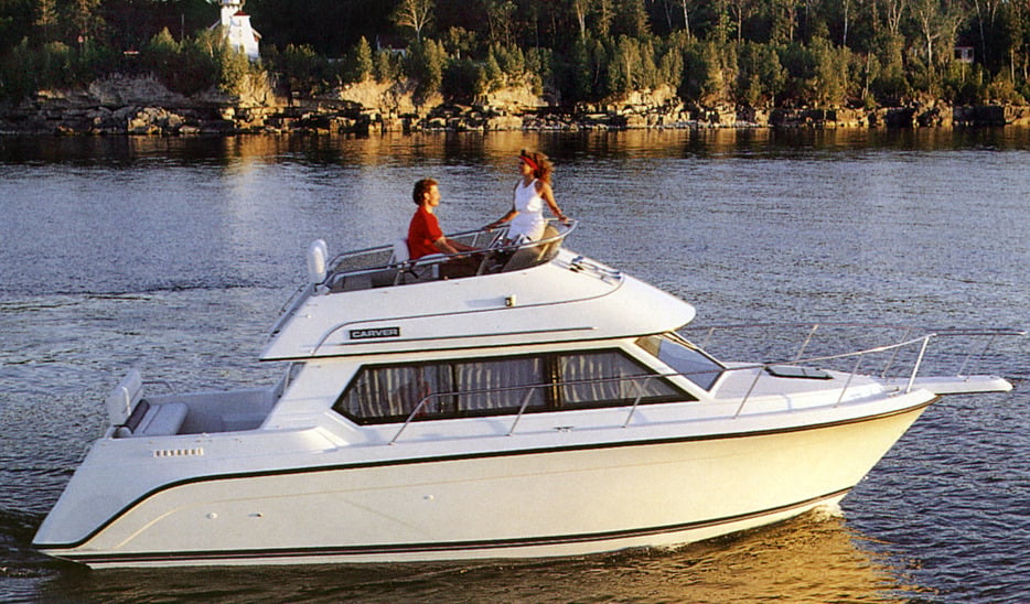 Carver Yachts 26 Command Bridge; 280 Sedan