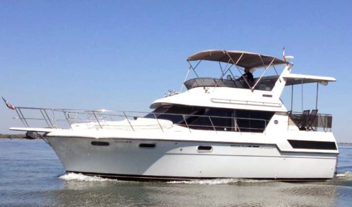 Carver Yachts 3807 Aft Cabin; 390 Aft Cabin