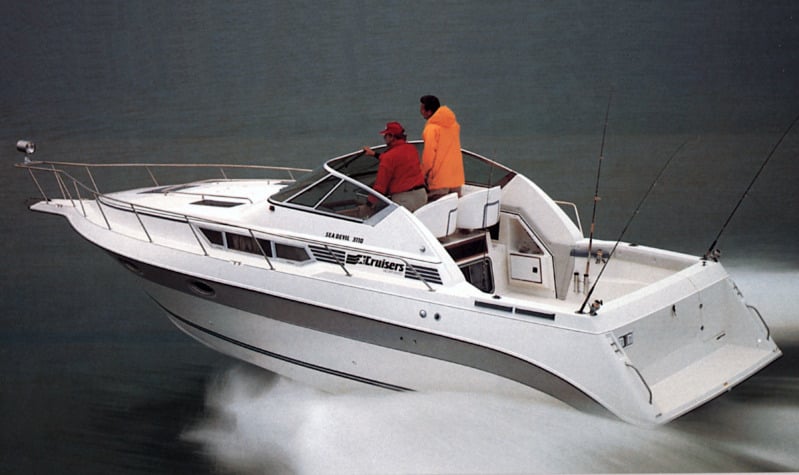 Cruisers Yachts 3110-3210 Sea Devil