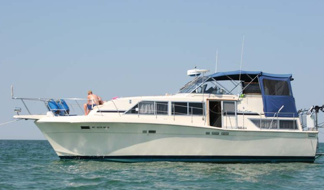 Chris Craft Yachts 381 Catalina