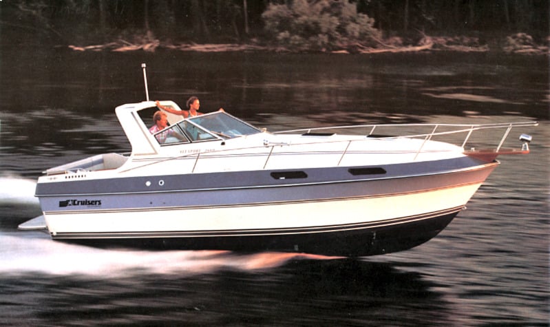 Cruisers Yachts 266 Vee Sport