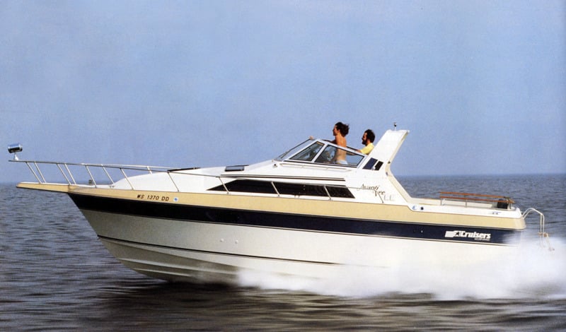 Cruisers Yachts 296 Avanti Vee