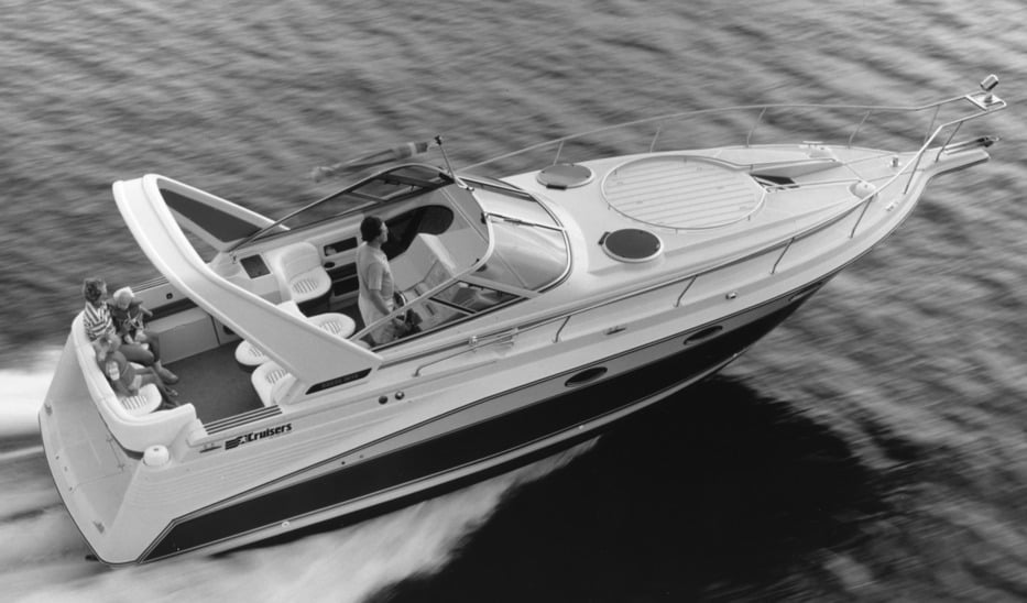 Cruisers Yachts 3070 Rogue