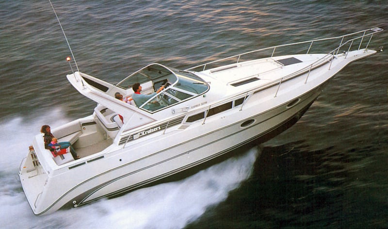 Cruisers Yachts 3260 Esprit; 3270 Esprit
