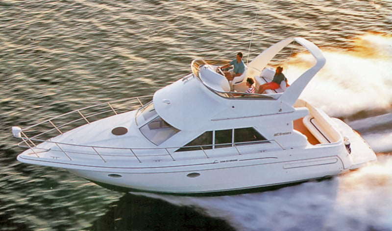 Cruisers Yachts 3580-3585 Flybridge