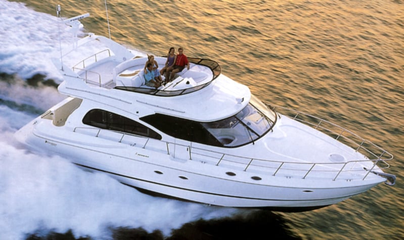 Cruisers Yachts 5000 Sedan Sport