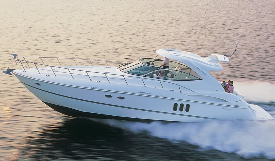 Cruisers Yachts 520 Express