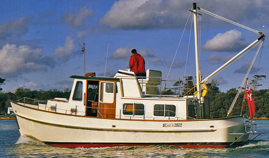 Eagle 32 Pilothouse