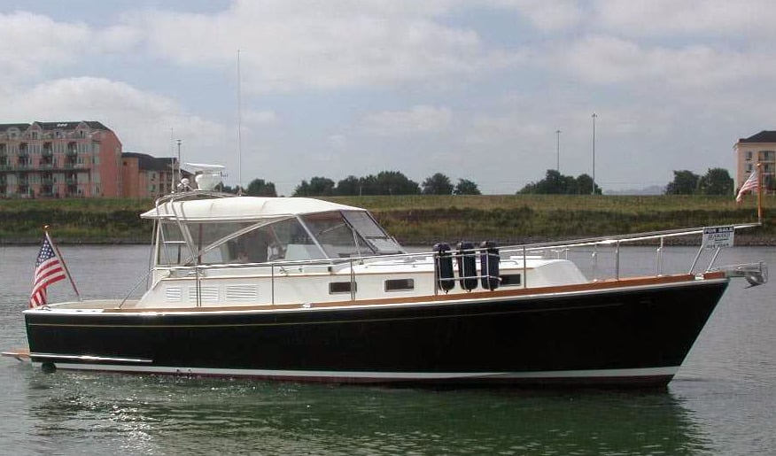 Grand Banks Yachts Eastbay 38 EX; 38 HX