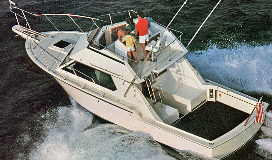 Hatteras Yachts 32 Flybridge Fisherman