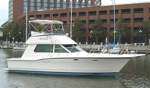 Hatteras Yachts 36 Sedan