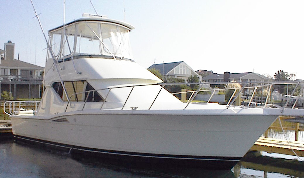 Hatteras Yachts 39 Convertible