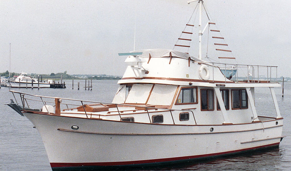 Marine Trader Yachts 36 Sedan (1975–93) | HMY Yachts