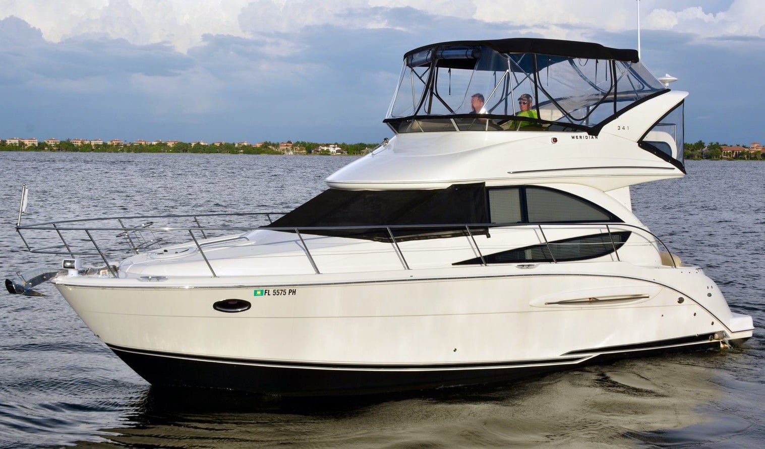 Meridian Yachts 341 Sedan