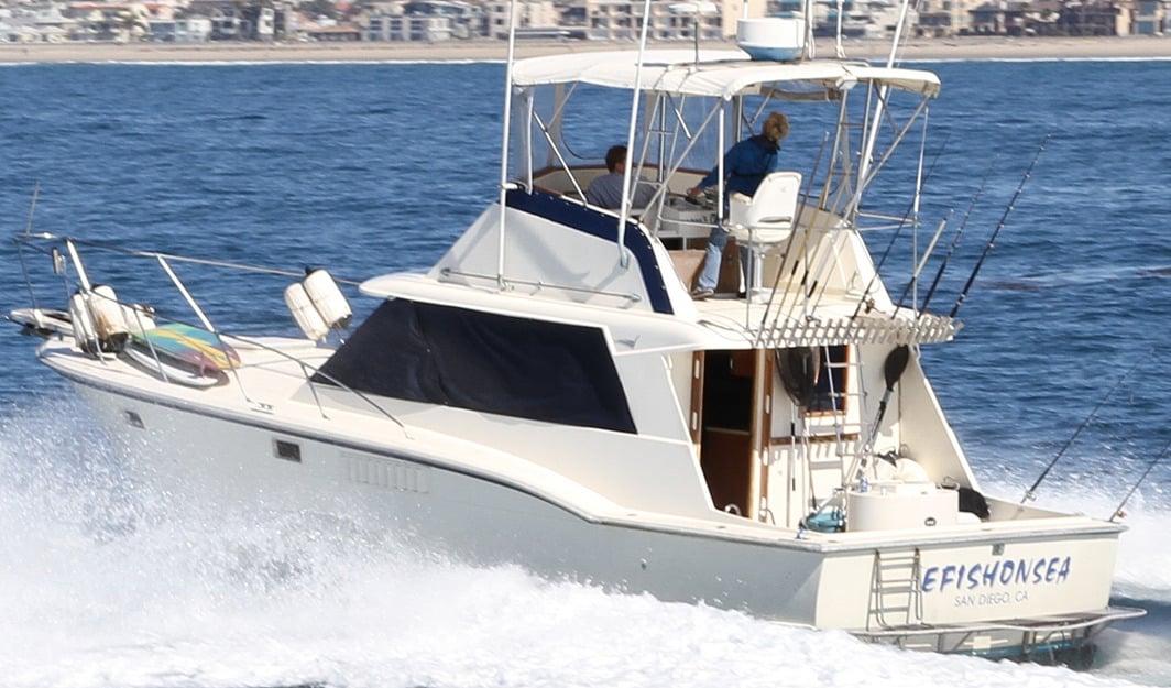 Hatteras Yachts 38 Convertible