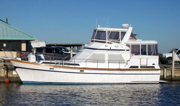 President Yachts 43 Double Cabin