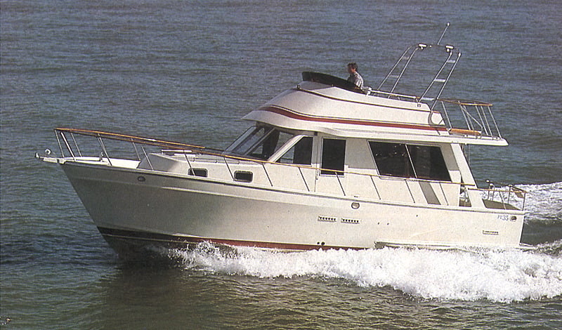 PT Yachts 35 Sedan