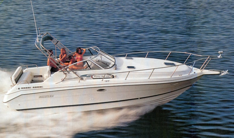 Rinker Yachts 280 Fiesta Vee