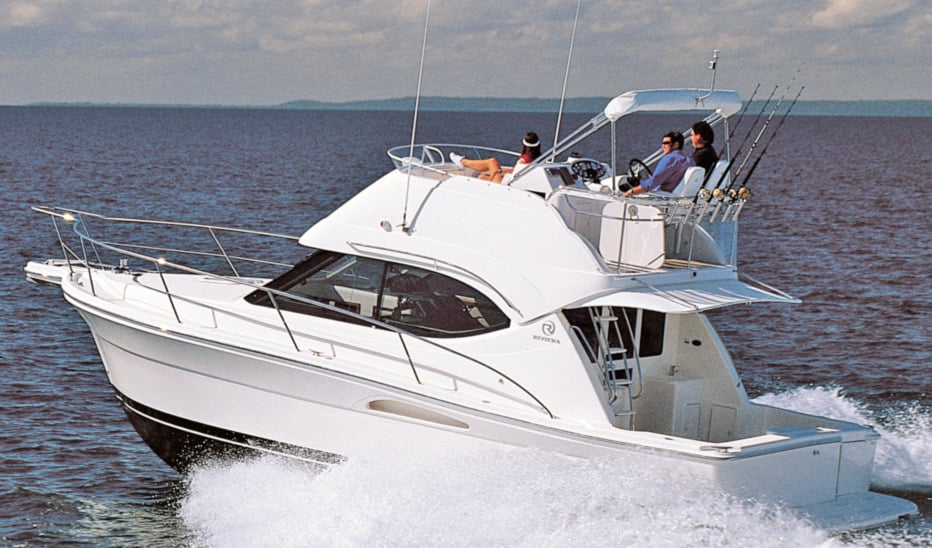 Riviera Yachts 33 Flybridge