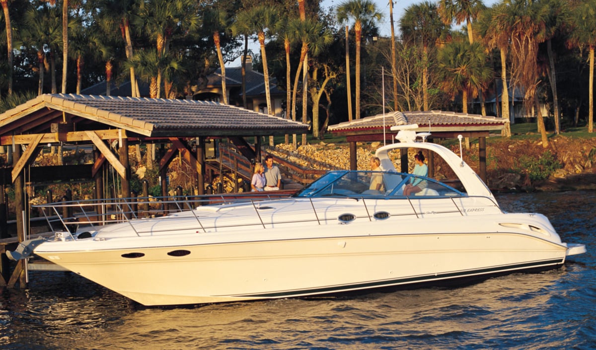 Sea Ray Yachts 410 Express Cruiser