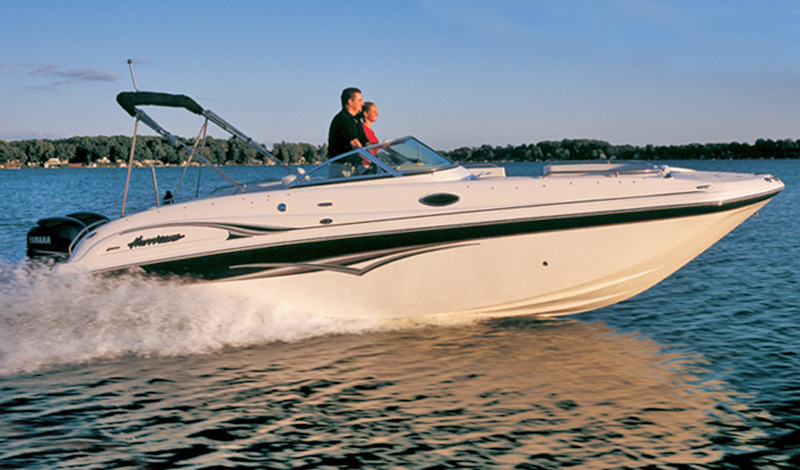 Hurricane Sundeck 260 Outboard