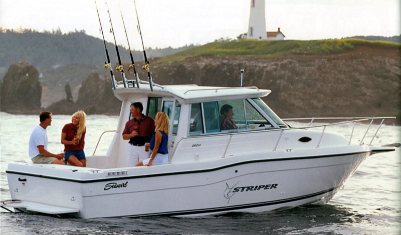 Seaswirl Striper 2600 Sport Cabin
