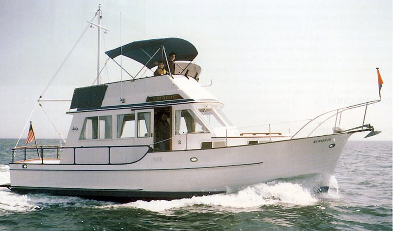 Island Gypsy 32 Sedan