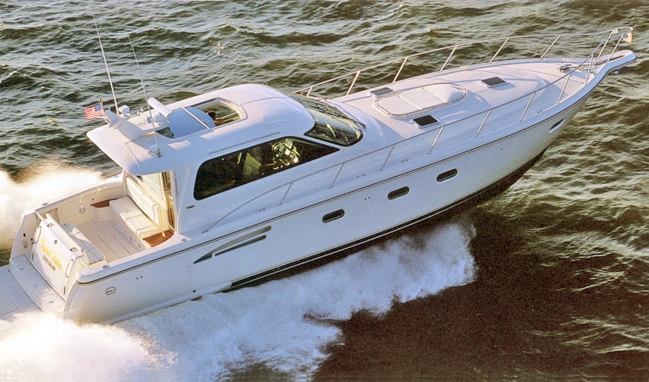 Tiara Yachts 5200 Sovran Salon
