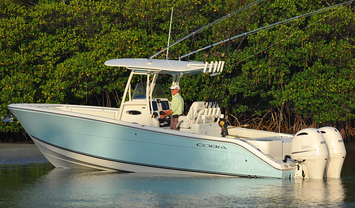 Cobia 277-280 Center Console