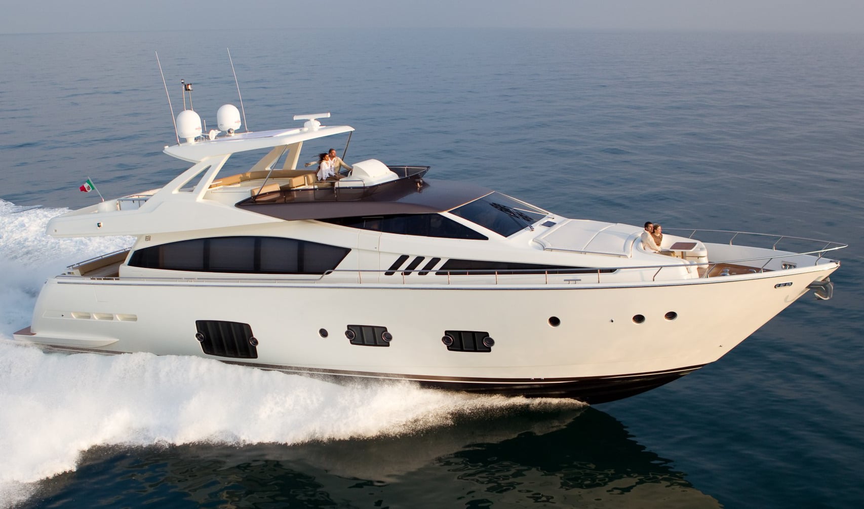 Ferretti Yachts 800
