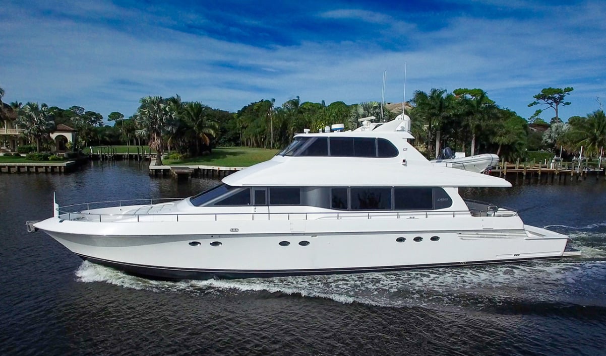 Lazzara Yachts 80E
