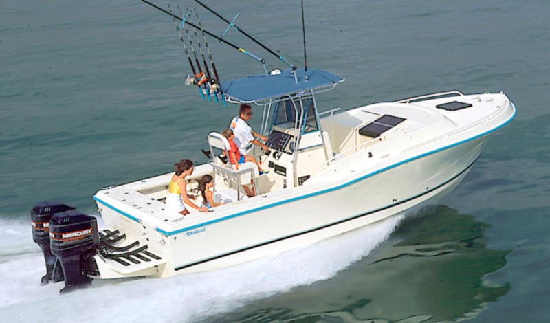 Mako Yachts 295 Center Console Cuddy