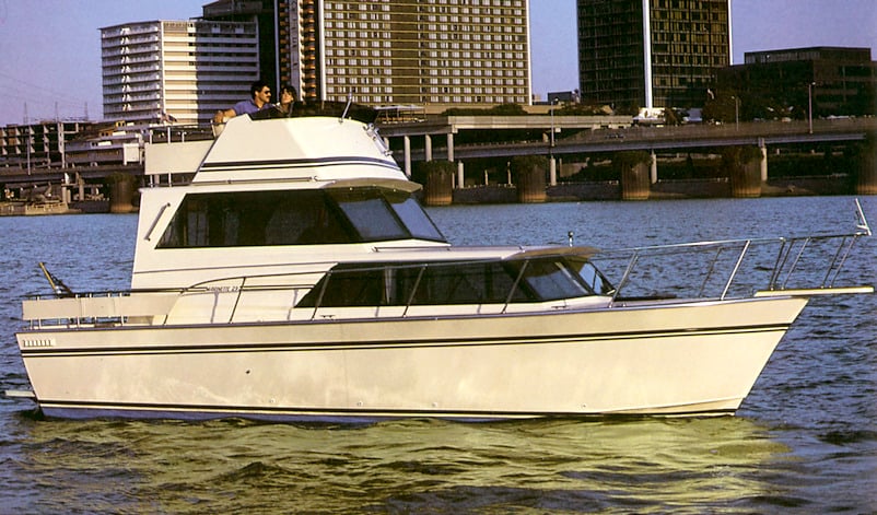 Marinette 29 Sedan